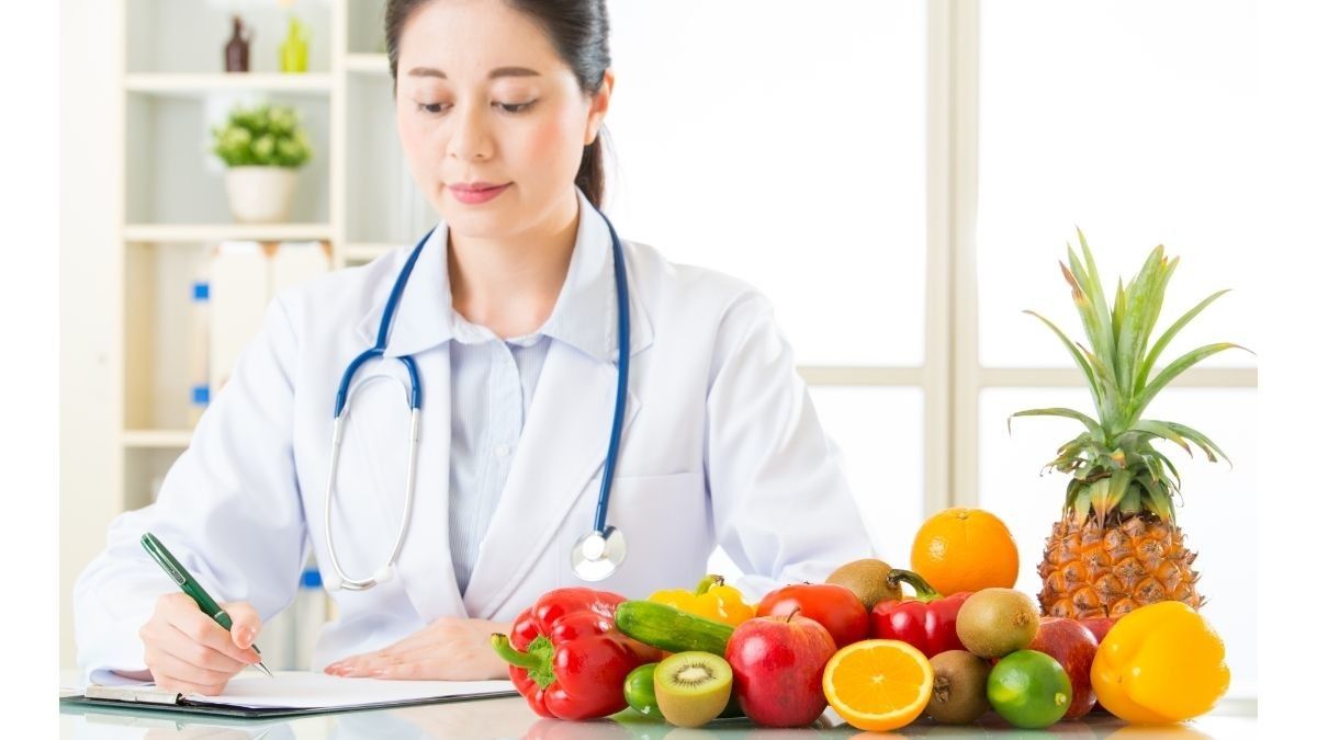083410000_1617960397-Kenali-Perbedaan-Ahli-Gizi-Ahli-Diet-dan-Dokter-Spesialis-Gizi-by-PR-Image-Factory-Canva